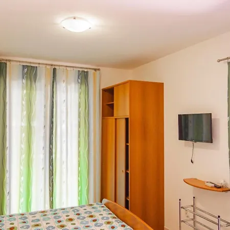 In Mit Eigenem Balkon بولا